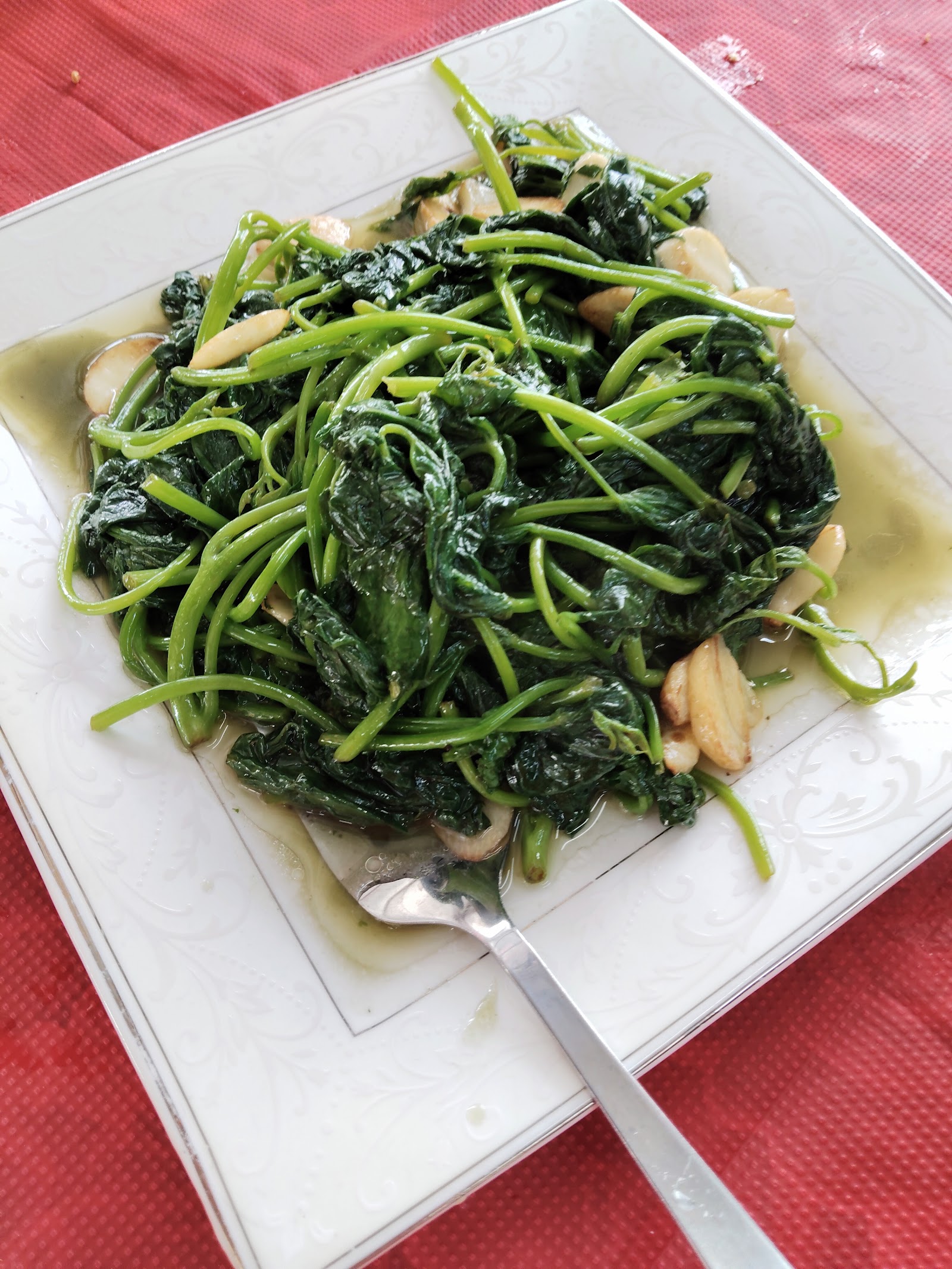 清炒薯苗 Stir-Fry Baby Potato Leaf